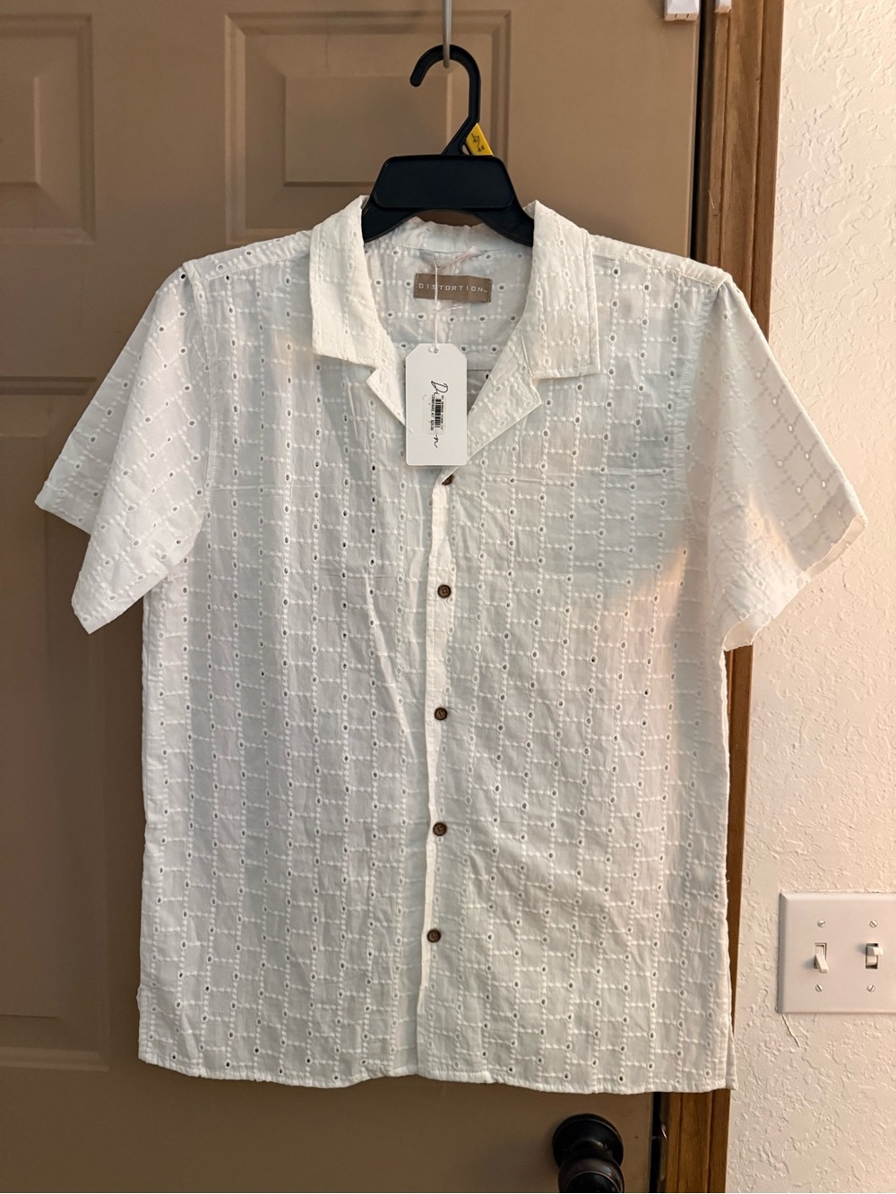 Men’s White Eyelet Short-Sleeve Button-Down Shirt